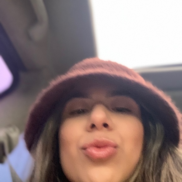 Meet your Posher, Roxanne - Picture 1 of 1